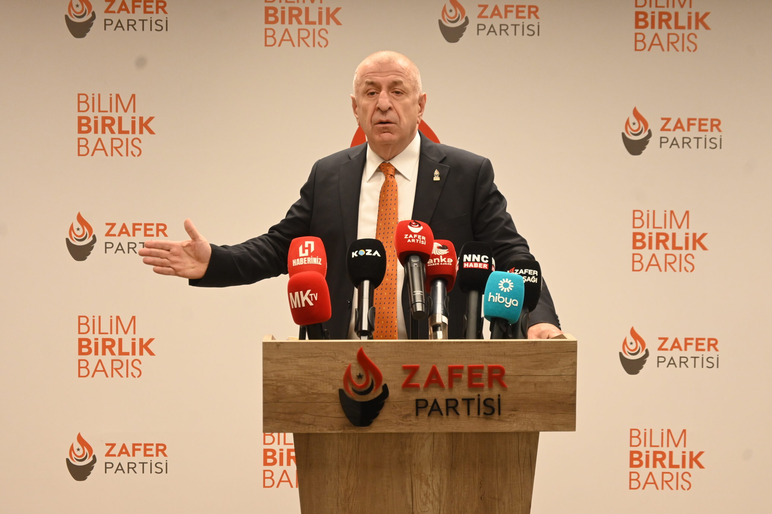Zafer Partisi Genel Başkanı Ümit Özdağ, Türkiye’nin temel gündeminin ekonomi