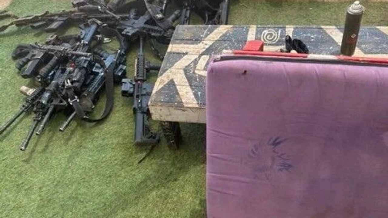 TEL AVİV  – Yaklaşık 100 İsrail askeri; tabur komutanının, bölük