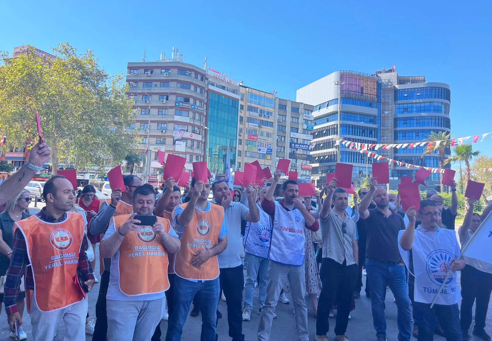 Ali İhsan Çiftçi İZMİR – İzmir’de Konak Belediyesi işçileri, toplu