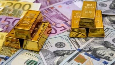 İSTANBUL – Dolar 49,5270 liradan, euro ise 55,6240 liradan güne