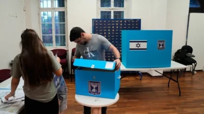 TEL AVİV  – İsrail’de sandık çıkış anketleri, Başbakan Binyamin Netanyahu’nun