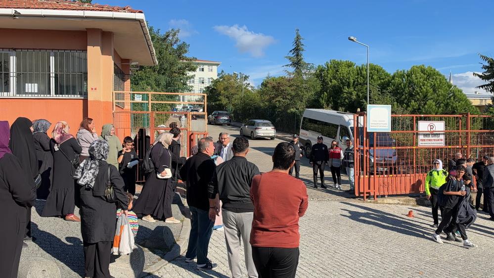 Batuhan Toprak İSTANBUL  – Başakşehir’de lise öğrencisi bir kız, forma