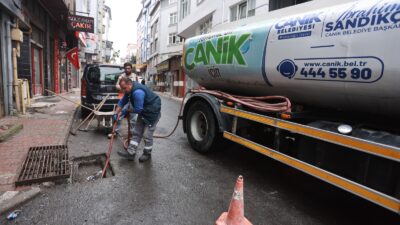 SAMSUN – Samsun’un Canik Belediyesi, sağanağa karşı ilçe genelinde mazgal
