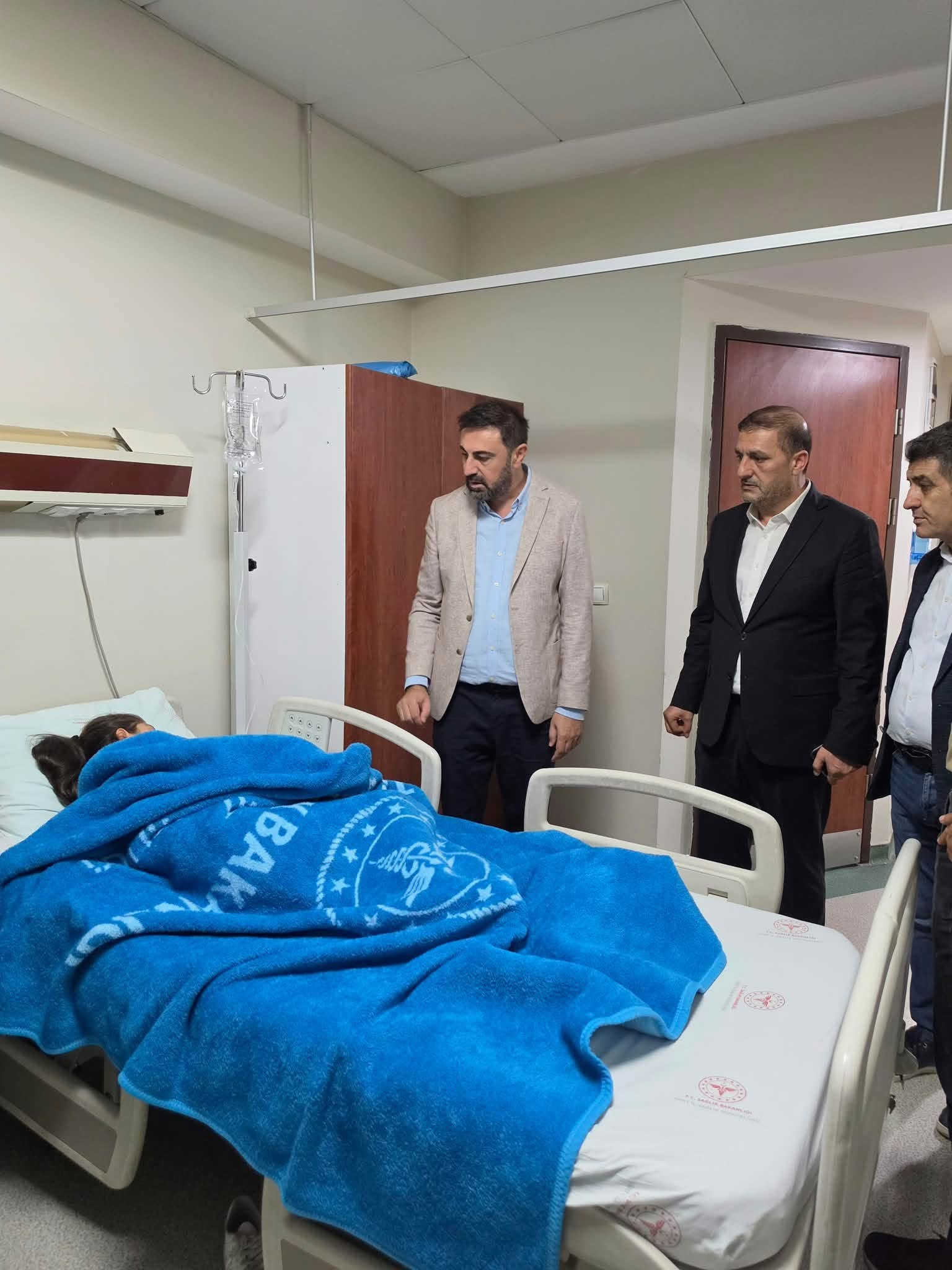 Ümit Dilek SİİRT  – Siirt’in Kurtalan ilçesinde gıda zehirlenmesi şüphesiyle