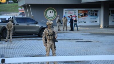 Umutcan İşledici ADANA – Adana’da jandarma ekipleri Çukurova Belediyesi’ne yönelik