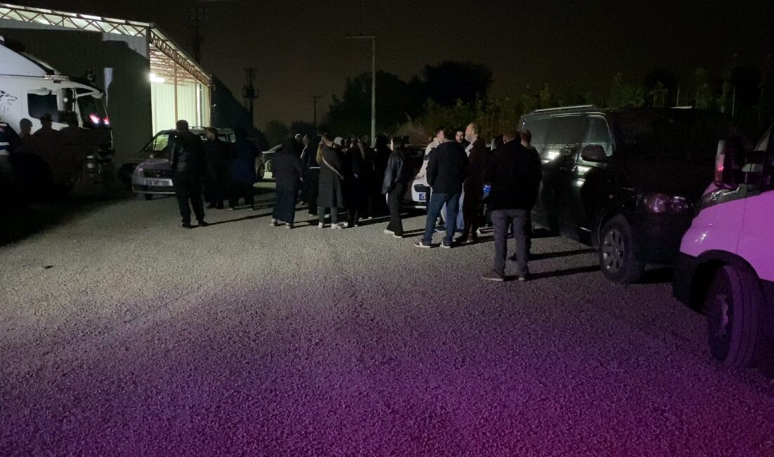 BURSA – Bursa’nın İnegöl ilçesinde faaliyet gösteren bir giysi fabrikasında,
