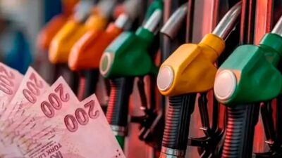 İSTANBUL – Benzinin litre satış fiyatına 4 lira 30 kuruş